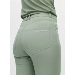 Chie Comfort Shorts Bermuda Dame Lily Pad